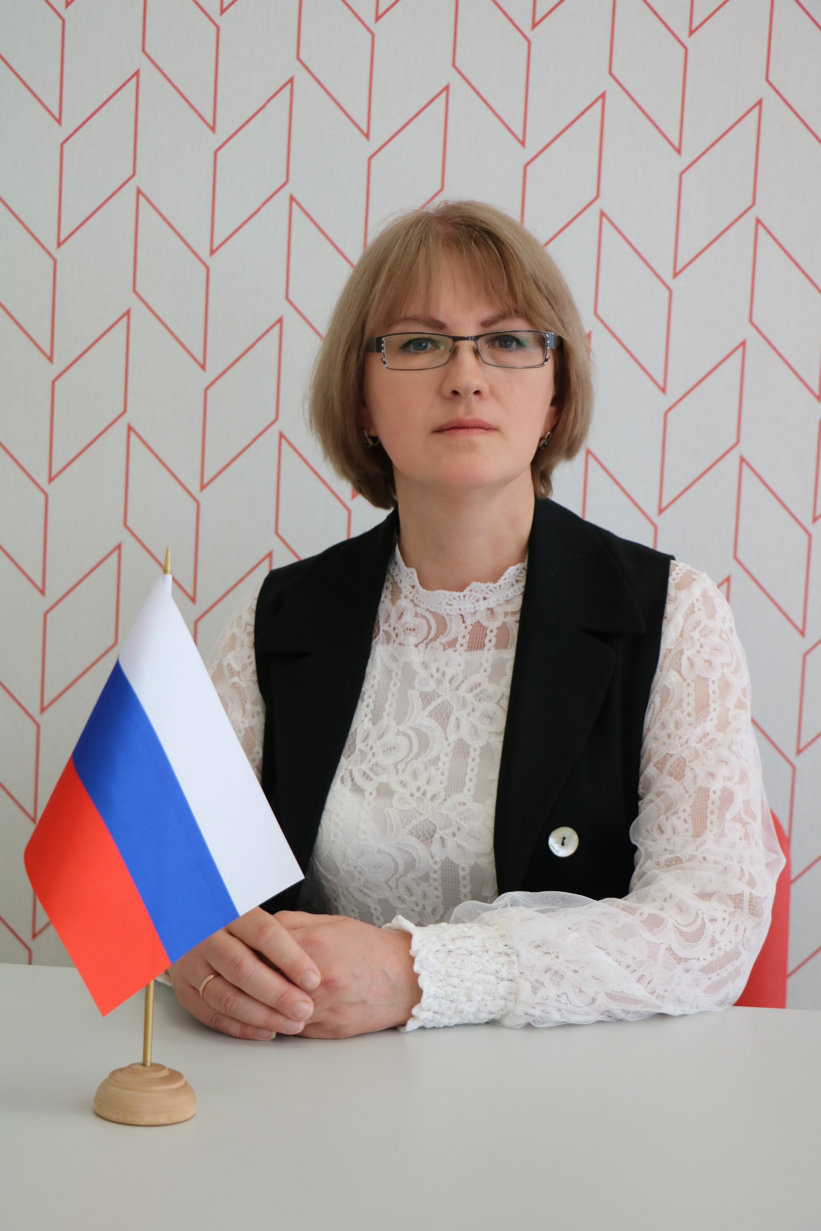 Неделина Лариса Николаевна.