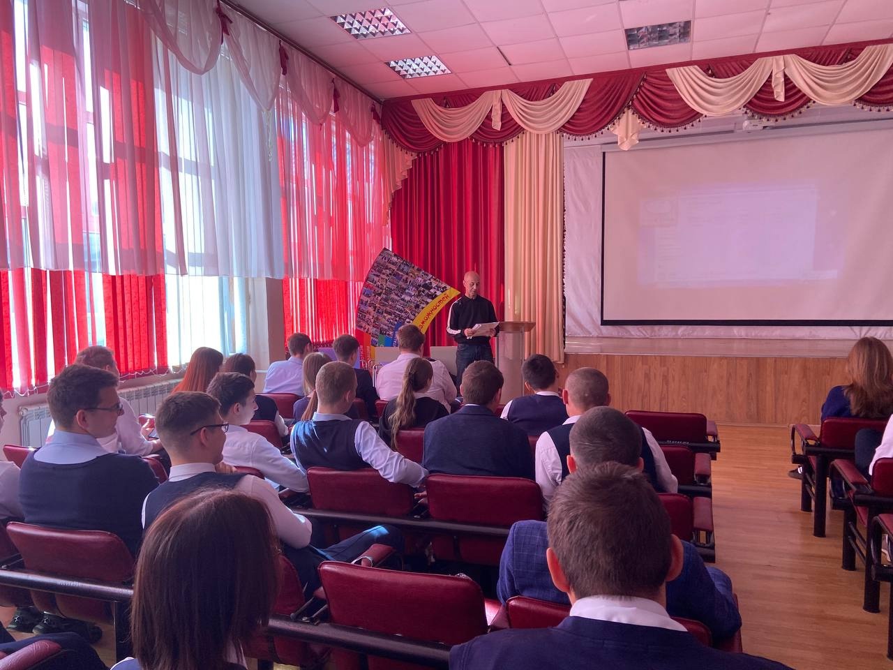29 апреля в нашей школе состоялась профориентационная встреча с преподавателями ГОБПОУ &amp;quot;Елецкий колледж инновационных технологий&amp;quot;.